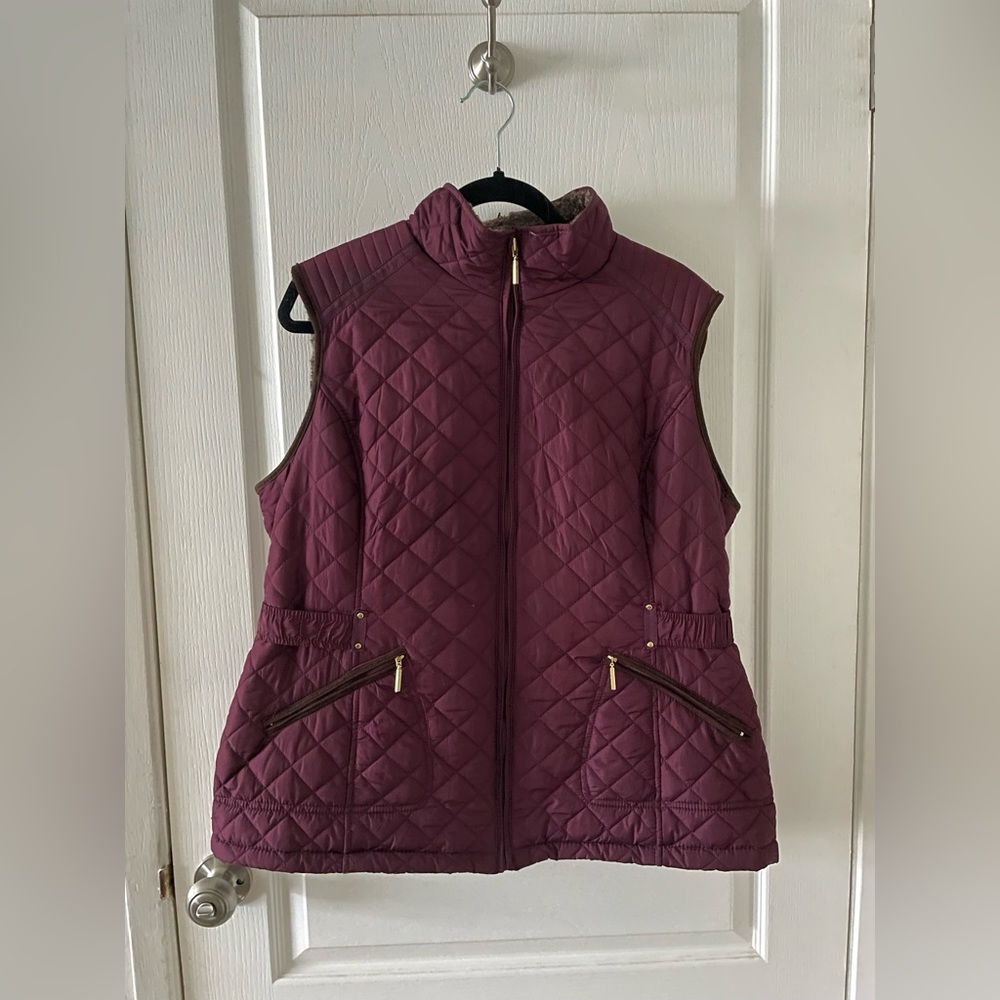 Weatherproof faux fur lined women’s vest in purple with gold details size XL